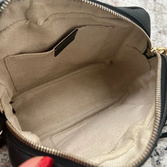 Gucci Black Crossbody Bag with Iconic GG Logo - Picture 5 of 10
